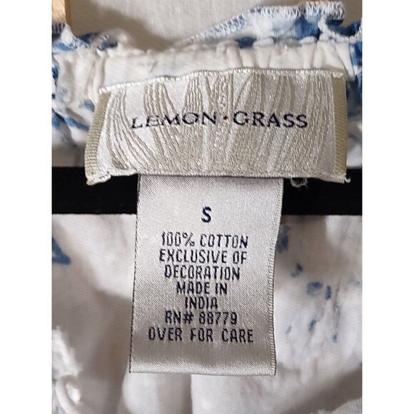 Lemon Grass Sm Embroidered Top - Picture 3 of 16